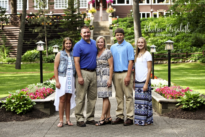 Grand_View_Lodge_Nisswa_MN_Family_Photography_By_Wedding_Photographer_Chelsie_Elizabeth